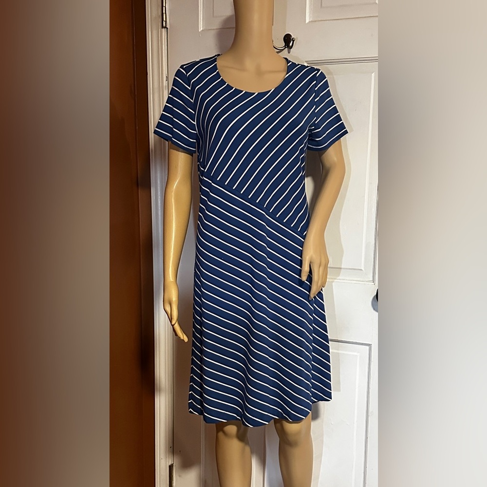 NWT Chico’s Spliced Stripe Shift Dress Blue & White Size 4/6 New